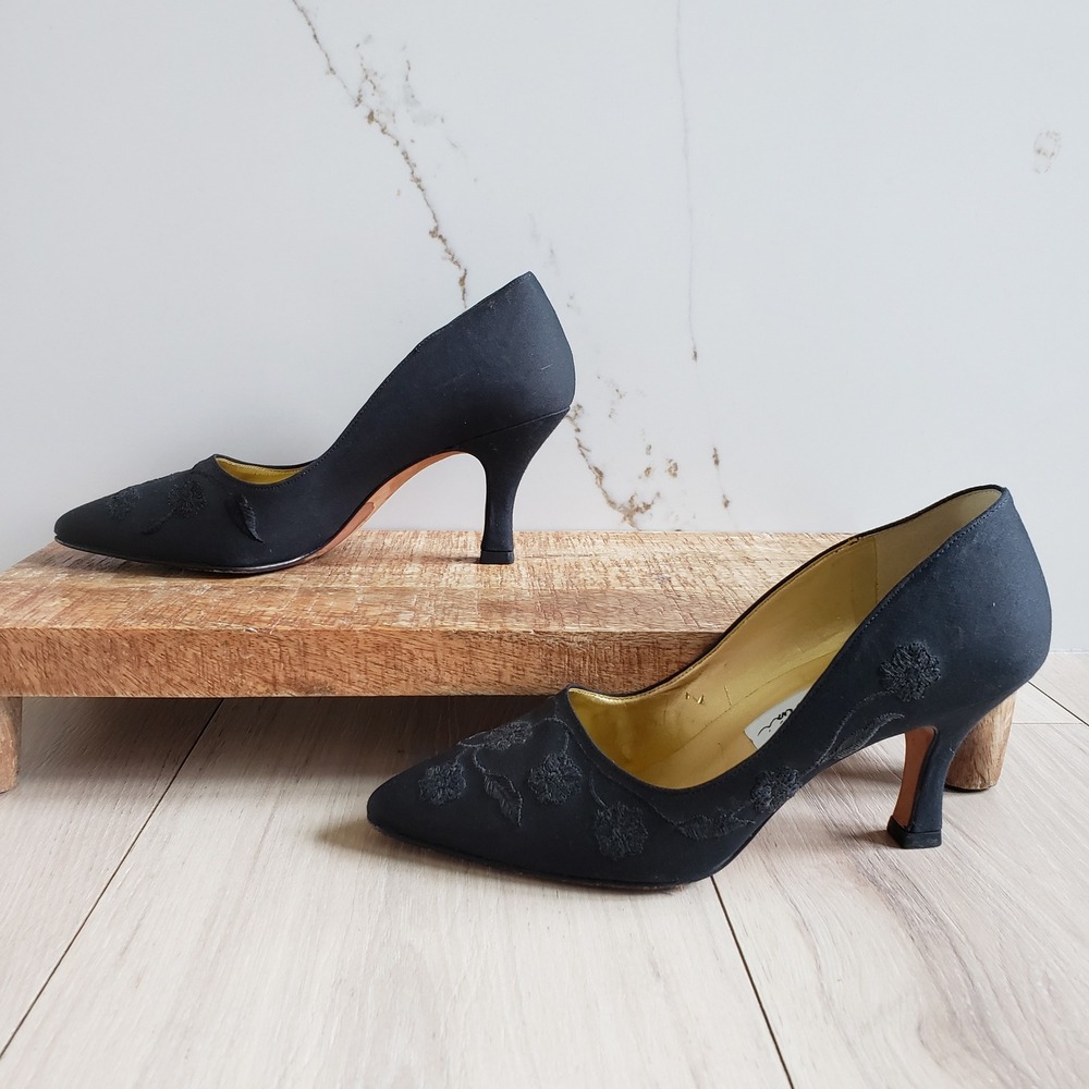 Vintage Floral Embroidered Kitten Heels Womens 5.5 Black Leather Pumps Brazil